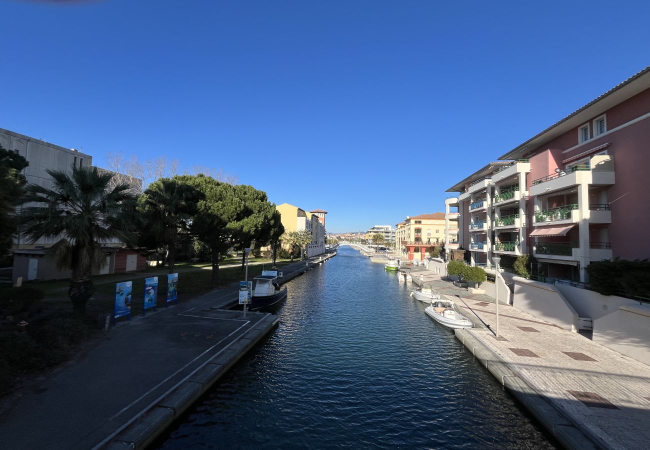 Apartamento en Fréjus - Port Fréjus LE NAUTICA, apartamento de 2/3 habitaciones, 5 plazas, cerca de playas y servicios, amplio balcón, aire acondicionado, wifi y garaje.