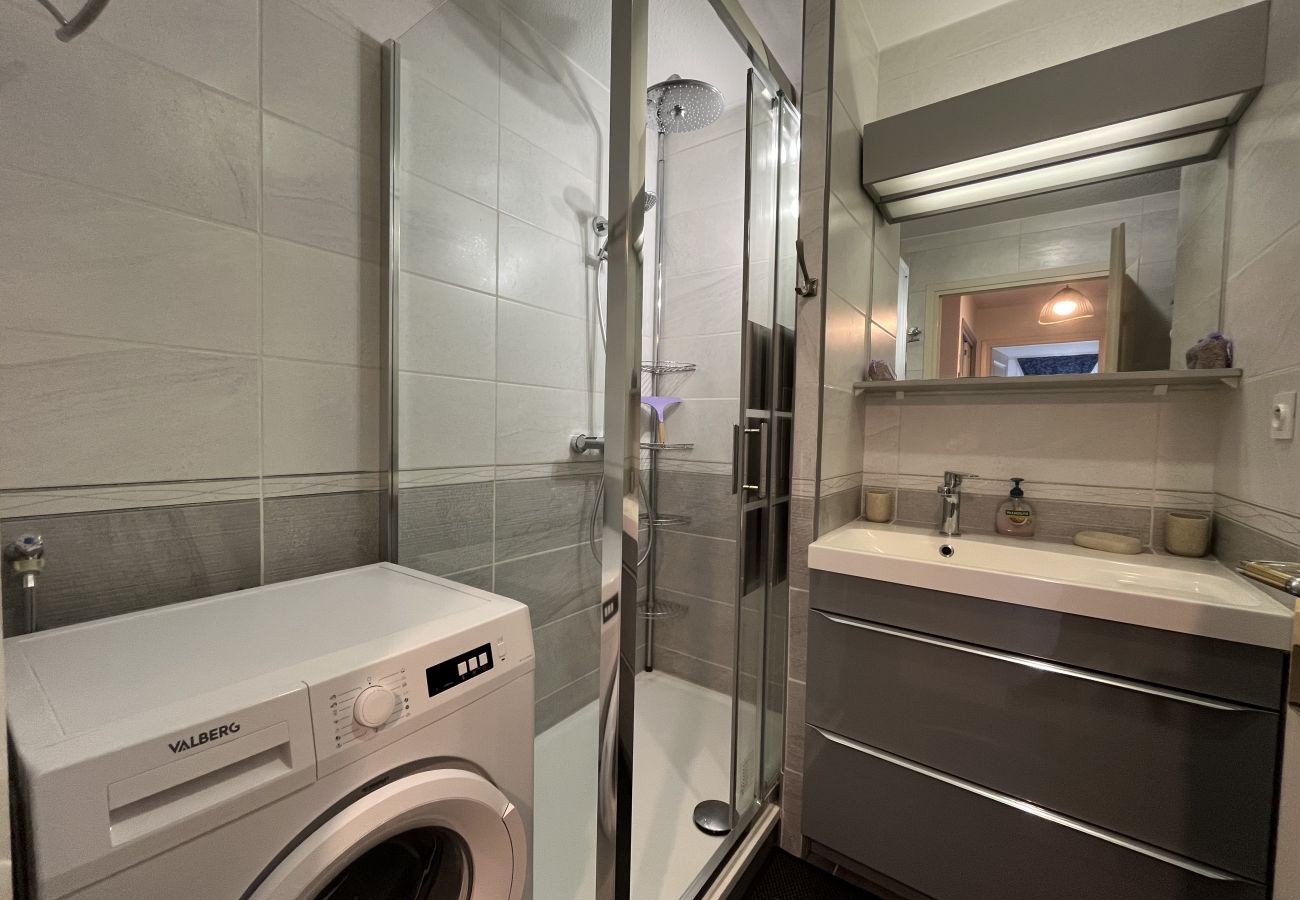 Apartamento en Fréjus - Port Fréjus LE NAUTICA, apartamento de 2/3 habitaciones, 5 plazas, cerca de playas y servicios, amplio balcón, aire acondicionado, wifi y garaje.