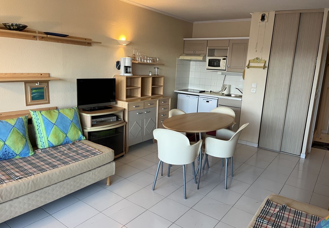 Apartamento en Fréjus - Cap Hermès, 4º piso con magníficas vistas al puerto, 4 plazas, aire acondicionado, piscina, Wi-Fi, aparcamiento