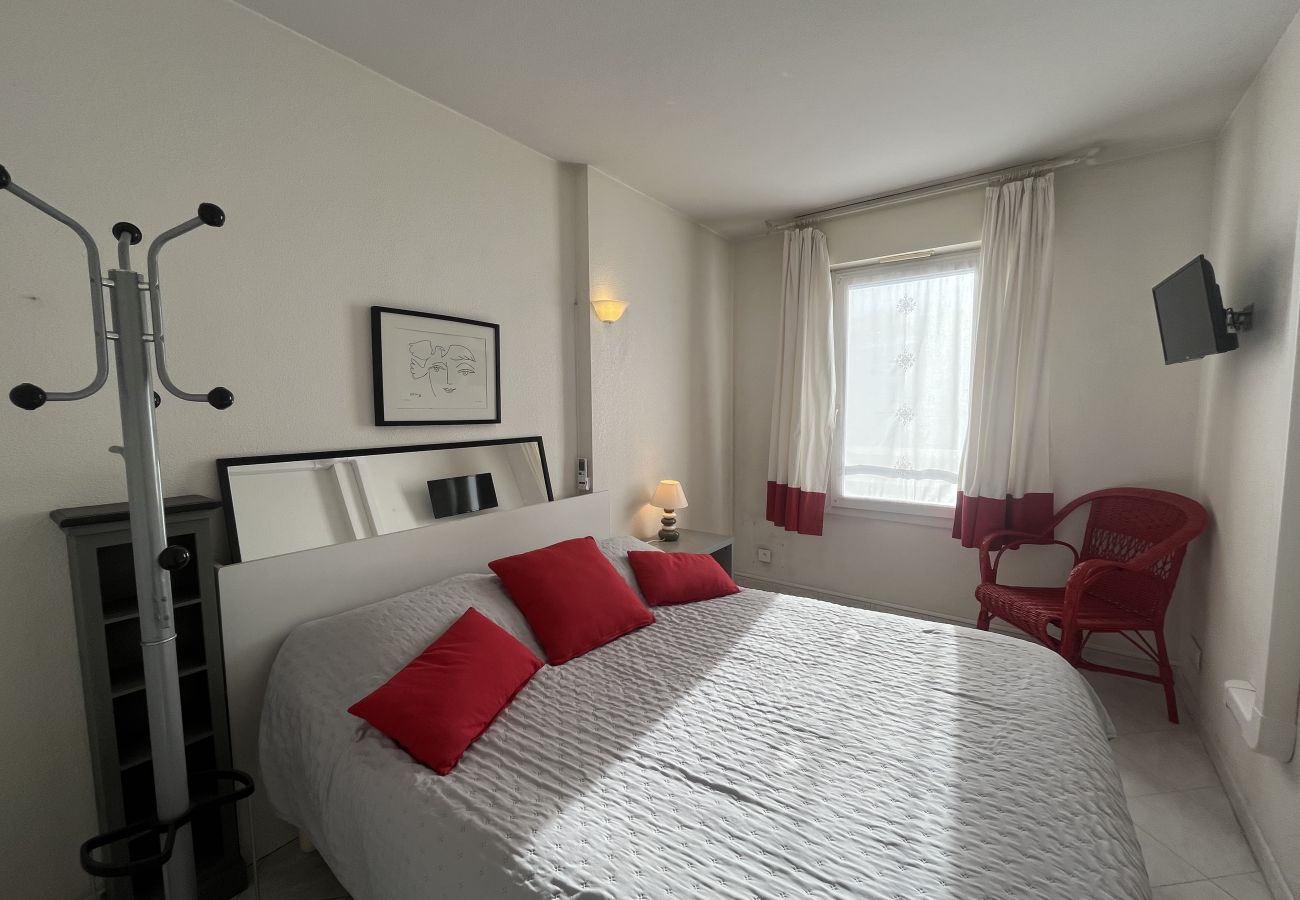 Apartamento en Fréjus - Port Fréjus, Les Rives Latines, a 100 m de las playas, vistas al puerto, apartamento de 1 dormitorio, 40 m², capacidad para 4 personas, aire acondicionado, garaje.