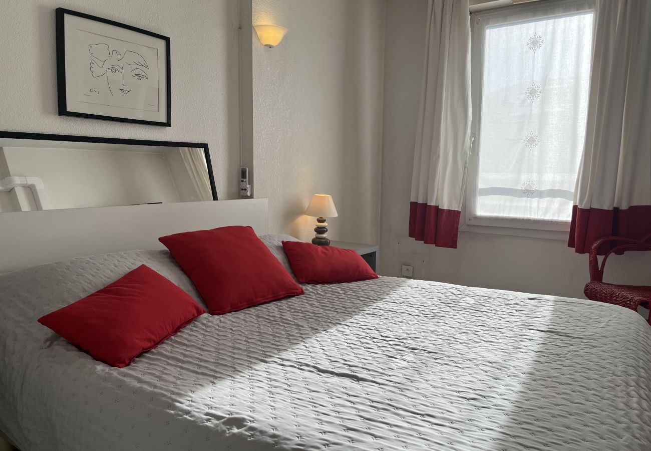 Apartamento en Fréjus - Port Fréjus, Les Rives Latines, a 100 m de las playas, vistas al puerto, apartamento de 1 dormitorio, 40 m², capacidad para 4 personas, aire acondicionado, garaje.