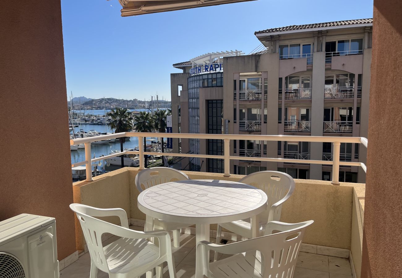 Apartamento en Fréjus - Port Fréjus, Les Rives Latines, a 100 m de las playas, vistas al puerto, apartamento de 1 dormitorio, 40 m², capacidad para 4 personas, aire acondicionado, garaje.