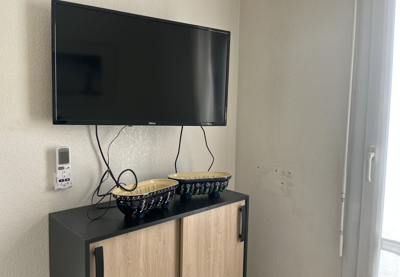 Apartamento en Fréjus - Port Fréjus, Les Rives Latines, a 100 m de las playas, vistas al puerto, apartamento de 1 dormitorio, 40 m², capacidad para 4 personas, aire acondicionado, garaje.