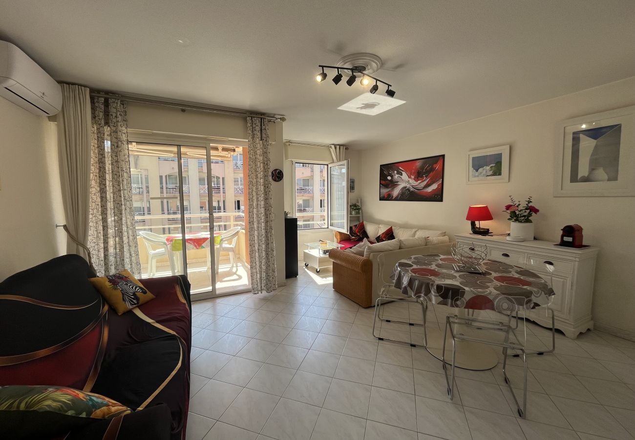 Apartamento en Fréjus - Port Fréjus, Les Rives Latines, a 100 m de las playas, vistas al puerto, apartamento de 1 dormitorio, 40 m², capacidad para 4 personas, aire acondicionado, garaje.
