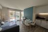 Apartamento en Fréjus - Residencia Cesaree - apartamento reformado de 2 habitaciones con vistas a la piscina, aire acondicionado, garaje y terraza. Capacidad para 4 personas.