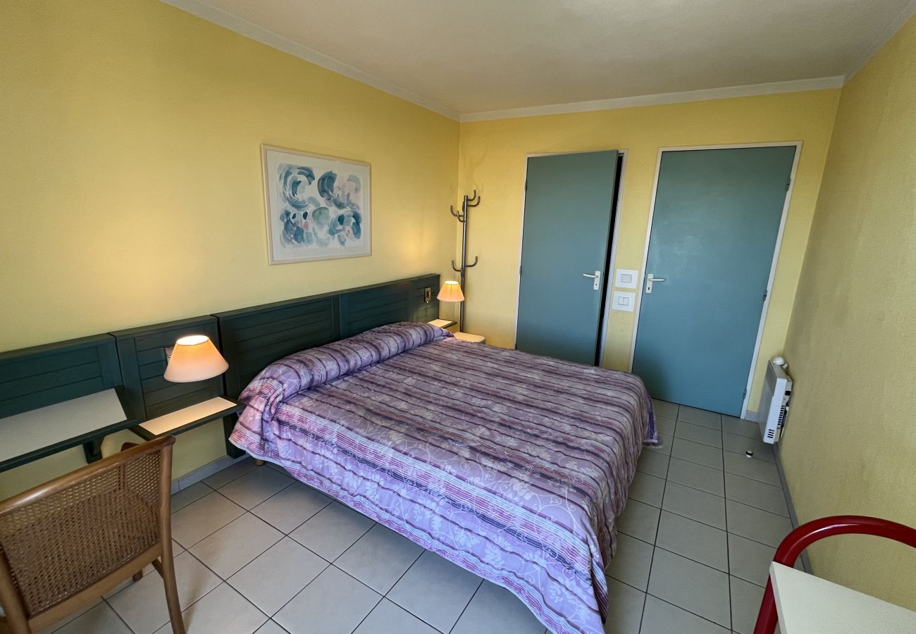 Apartamento en Fréjus - Residencia OPEN, apartamento de 1 dormitorio (41 m²), capacidad para 5 personas, cerca del puerto, playas, piscina, aparcamiento privado.