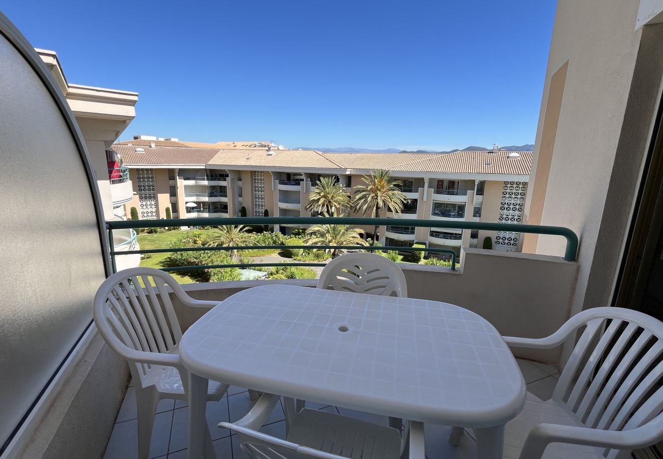 Apartamento en Fréjus - Residencia OPEN, apartamento de 1 dormitorio (41 m²), capacidad para 5 personas, cerca del puerto, playas, piscina, aparcamiento privado.