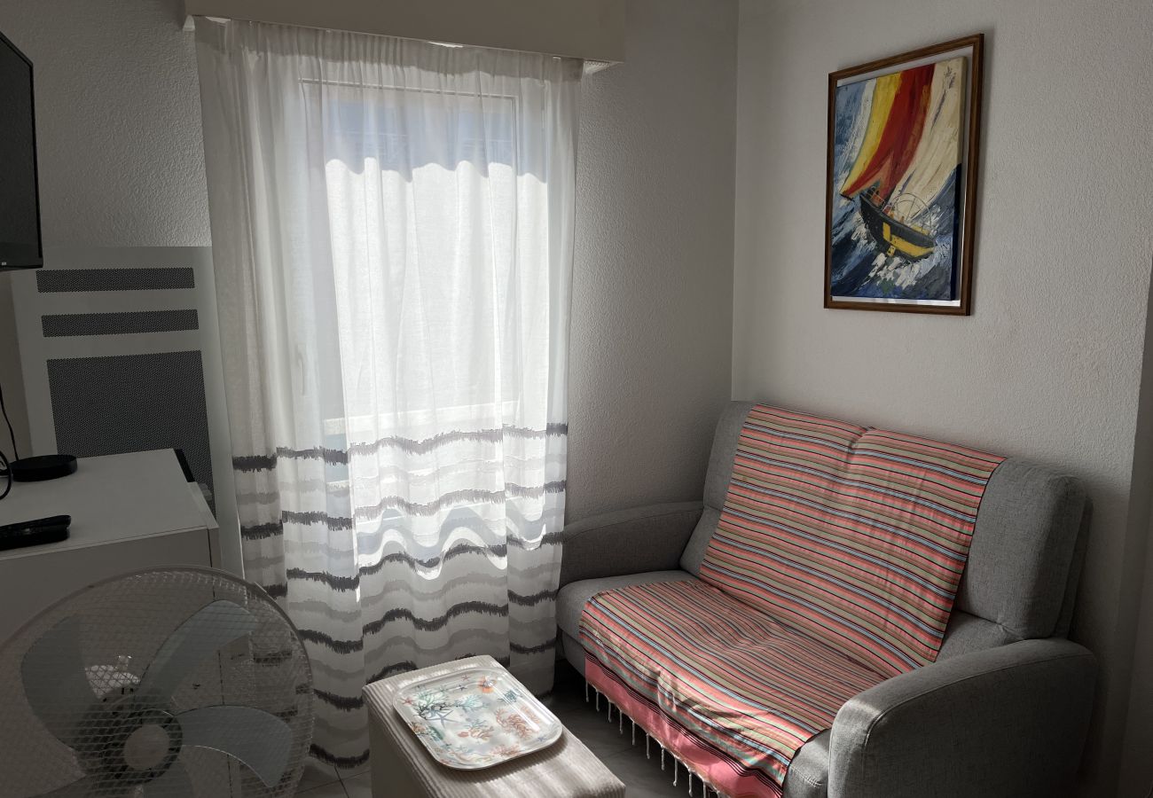 Apartamento en Fréjus - Port Fréjus, Les Rives Latines, a 100 m de la playa, vistas al puerto, apartamento de un dormitorio y 40 m² con capacidad para 4 personas y aparcamiento.