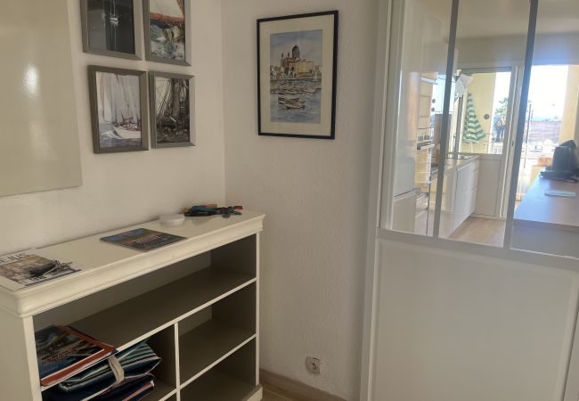 Appartamento a Fréjus - Port FREJUS Eccezionale appartamento di 3 stanze di 64 m2 Balcone vista mare, climatizzato, con piscina WIFI 6 Persone Appartamento a Fréjus - Port FREJUS Eccezionale appartamento di 3 stanze di 64 m2 Balcone vista mare, climatizzato, con piscina WIFI 6 Persone