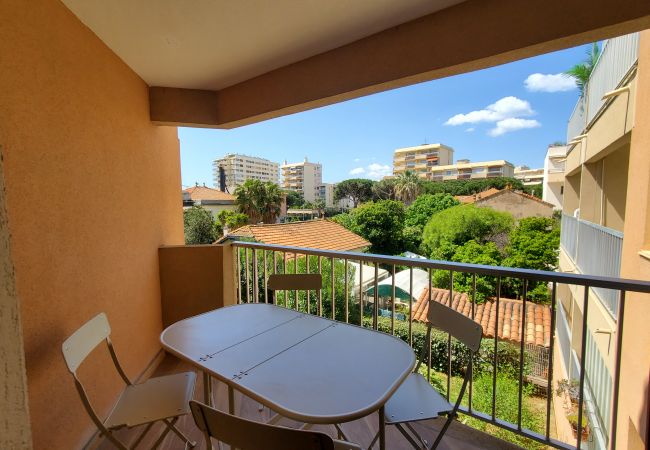 Appartamento a Fréjus - FREJUS PLAGE 2 Locali 32m2 Les Pins Maritimes 4 Persone Balcone su giardino Appartamento a Fréjus - FREJUS PLAGE 2 Locali 32m2 Les Pins Maritimes 4 Persone Balcone su giardino