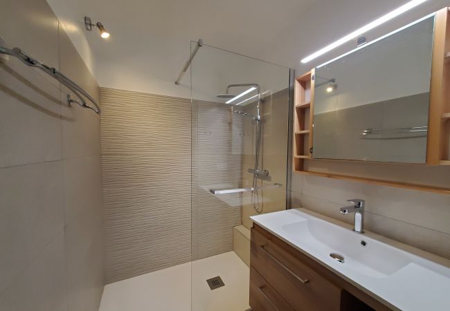 Appartamento a Fréjus - Port FREJUS 3 camere climatizzate 80m2 4 persone vicino alle spiagge e alla base naturale Appartamento a Fréjus - Port FREJUS 3 camere climatizzate 80m2 4 persone vicino alle spiagge e alla base naturale