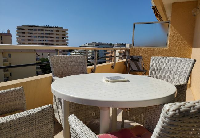 Appartamento a Fréjus - FREJUS PLAGE La Miougrano T1 Bis 36m2 Piscina - Spiaggia a 150m Bellissimo Balcone 4 Persone Appartamento a Fréjus - FREJUS PLAGE La Miougrano T1 Bis 36m2 Piscina - Spiaggia a 150m Bellissimo Balcone 4 Persone
