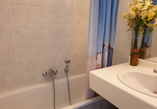 Studio a Fréjus - Port Fréjus 100 m dalle spiagge e dalla Base Nature, monolocale 23 m2, 4 posti letto, balcone parcheggio privato Studio a Fréjus - Port Fréjus 100 m dalle spiagge e dalla Base Nature, monolocale 23 m2, 4 posti letto, balcone parcheggio privato