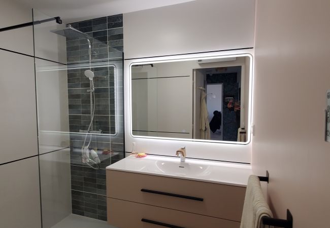 Appartamento a Fréjus - LA MIOUGRA NO Fréjus-Plage: Stupendo T2, 47 m2 con aria condizionata, box wifi/fibra, a 200 m dalle spiagge, vista sulla piscina e sul giardino, parcheggio  Icône de validation par la communauté Appartamento a Fréjus - LA MIOUGRA NO Fréjus-Plage: Stupendo T2, 47 m2 con aria condizionata, box wifi/fibra, a 200 m dalle spiagge, vista sulla piscina e sul giardino, parcheggio  Icône de validation par la communauté