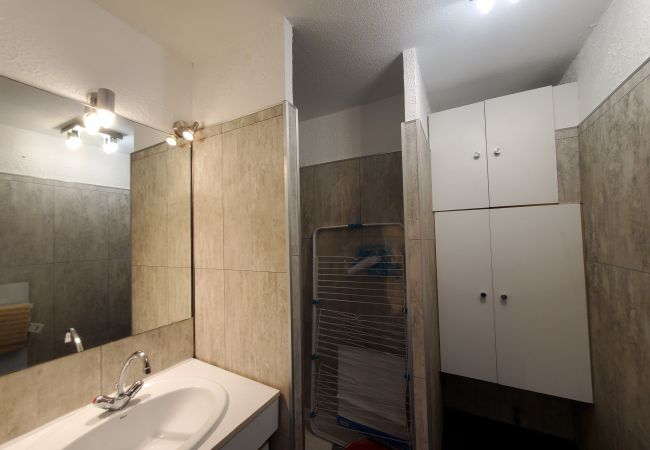 Appartamento a Fréjus - Fréjus: Ampio appartamento climatizzato di 95m2 per 6 persone in un residence con piscina a meno di 2 km dalle spiagge