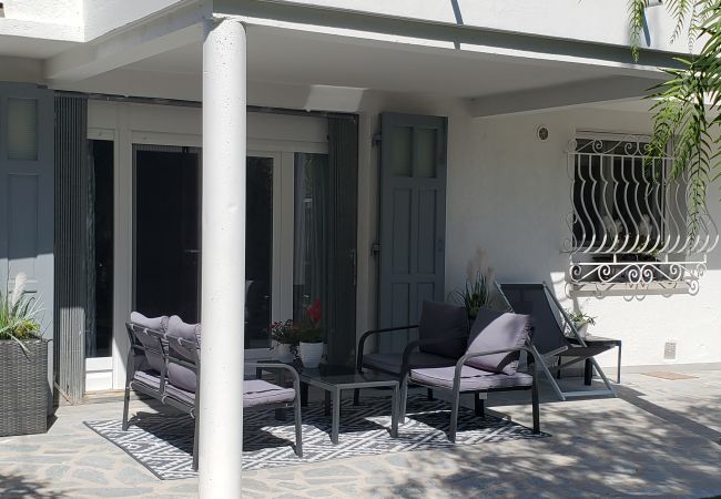 Appartamento a Fréjus - MAGNIFICO T2 58m2 climatizzato PORT FREJUS 4/5 P in zona residenziale, terrazzo, tranquillo e vicino a tutto Appartamento a Fréjus - MAGNIFICO T2 58m2 climatizzato PORT FREJUS 4/5 P in zona residenziale, terrazzo, tranquillo e vicino a tutto