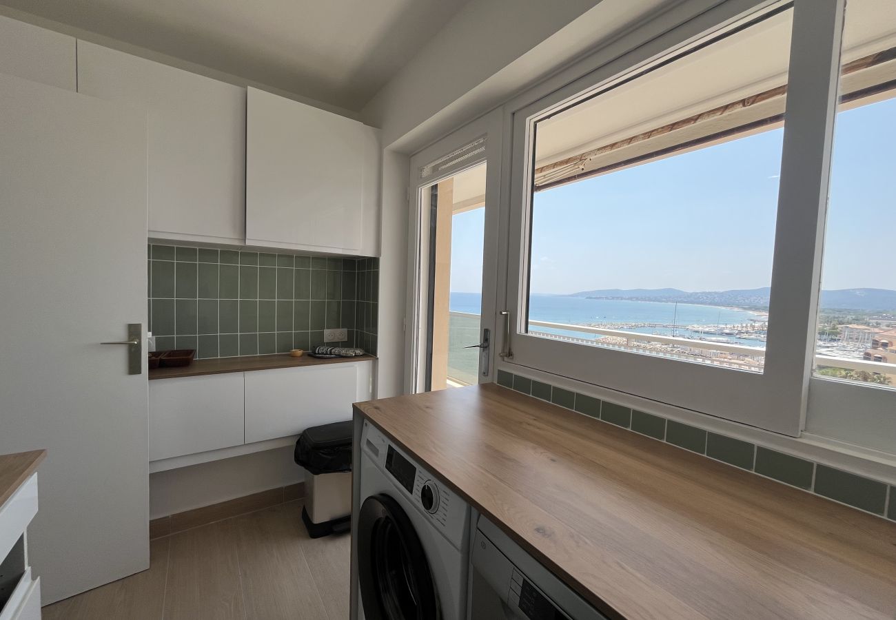 Appartamento a Fréjus - Fréjus Plage, 10° piano, bilocale (4 posti letto), vista panoramico mare a 180° – 1 camera da letto – parcheggio.