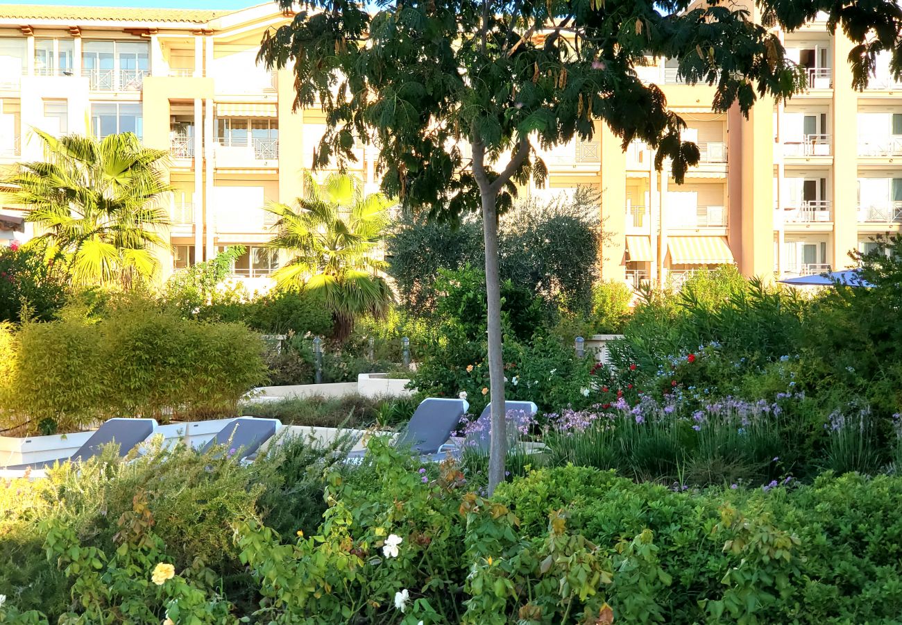 Appartamento a Fréjus - CAP HERMES Magnifico alloggio climatizzato 6 posti letto Vista mare accesso diretto alla spiaggia con parcheggio nel seminterrato