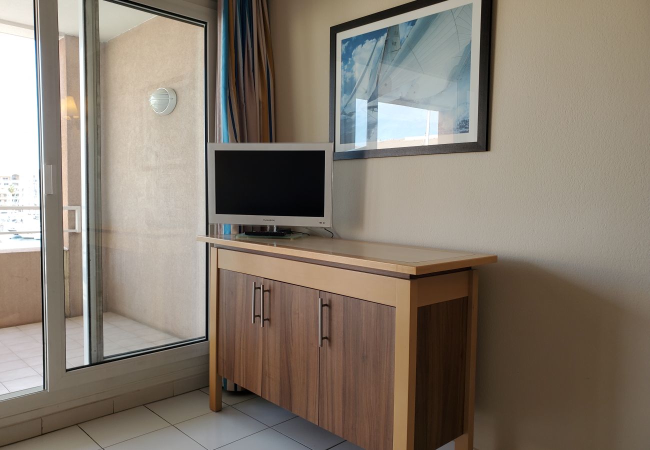 Appartamento a Fréjus - CAP HERMES T2 climatizzato, WIFI 40m2 con balcone vista Port 4 Persone Parcheggio nel seminterrato