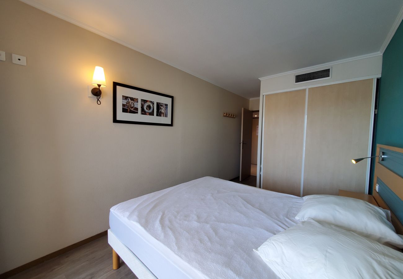 Appartamento a Fréjus - CAP HERMES T2 climatizzato, WIFI 40m2 con balcone vista Port 4 Persone Parcheggio nel seminterrato
