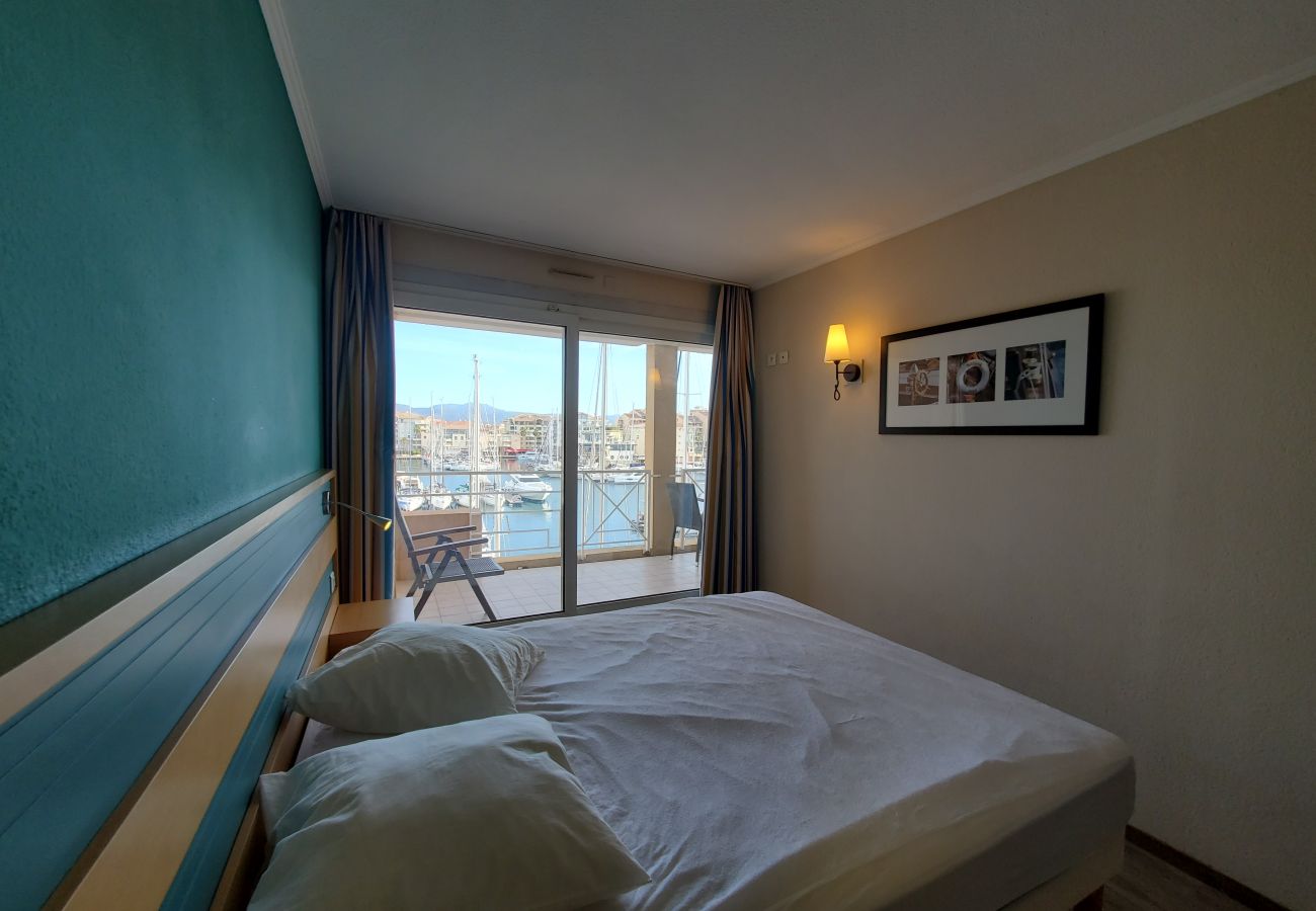 Appartamento a Fréjus - CAP HERMES T2 climatizzato, WIFI 40m2 con balcone vista Port 4 Persone Parcheggio nel seminterrato