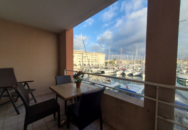 Studio a Fréjus - Cap Hermès Studio Magnifica vista sul porto 30m2 climatizzato 3 persone piscina spiagge parcheggio Studio a Fréjus - Cap Hermès Studio Magnifica vista sul porto 30m2 climatizzato 3 persone piscina spiagge parcheggio