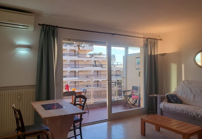 Appartamento a Fréjus - FREJUS PLAGE T2 Mediterranee 50m2 Climatizzato Vista Mare Wifi 50m Dalle Spiagge 4 Persone