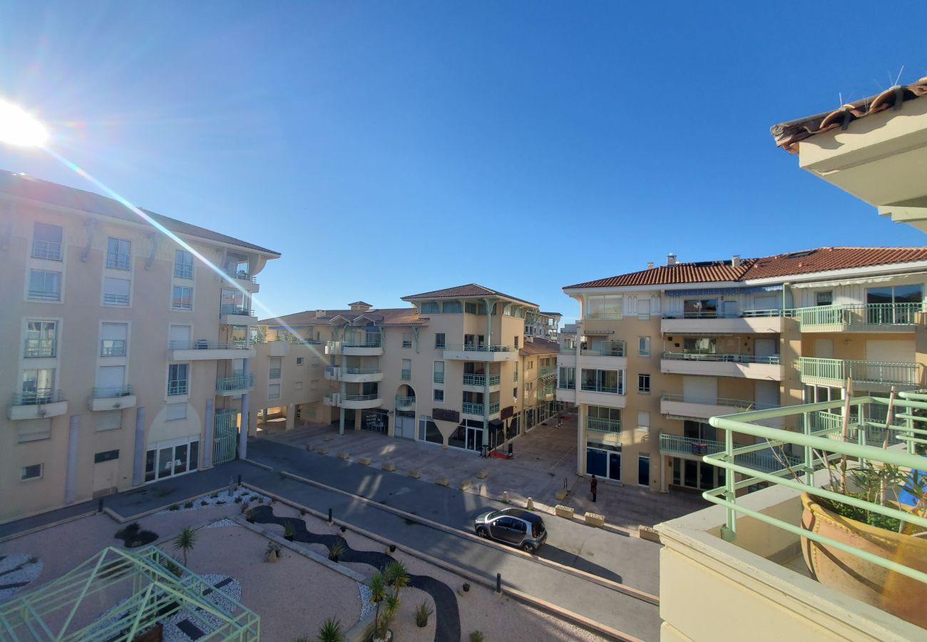 Appartamento a Fréjus - Port FREJUS T2 39m2 climatizzato Bella terrazza Vista giardino Wifi Parcheggio 4 persone