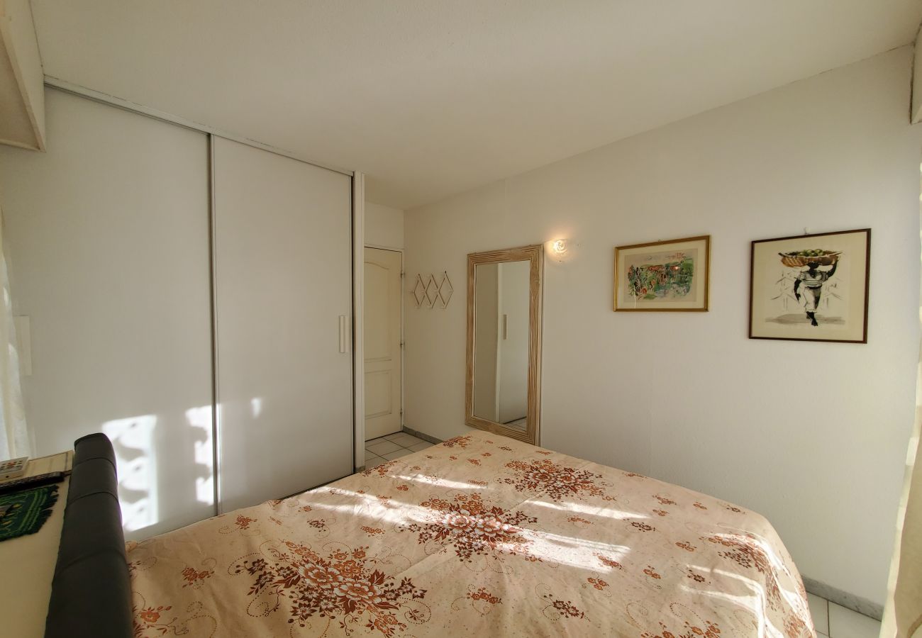 Appartamento a Fréjus - Port FREJUS T2 39m2 climatizzato Bella terrazza Vista giardino Wifi Parcheggio 4 persone