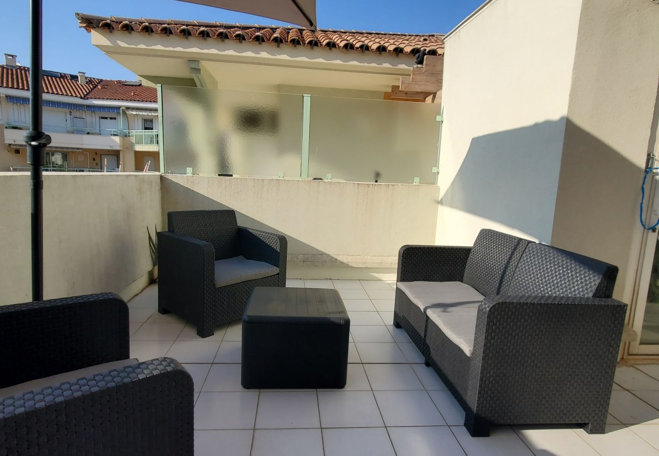 Appartamento a Fréjus - Port FREJUS T2 39m2 climatizzato Bella terrazza Vista giardino Wifi Parcheggio 4 persone