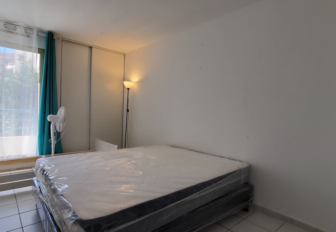 Appartamento a Fréjus - Residenza OPEN, Ampio T2 di 47m2, climatizzato, 6 posti letto, piscina, spiagge a 150m, parcheggio privato