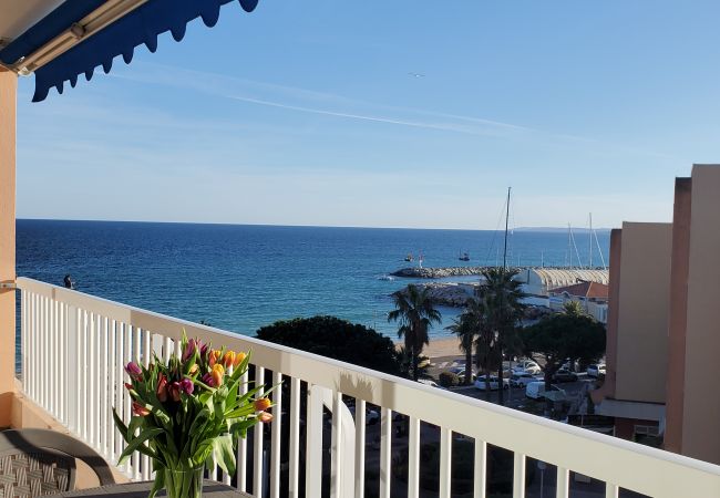  a Fréjus - Fréjus-Plage, vista mare, T2, 38m2, 4 persone, ristrutturato, aria condizionata, magnifico