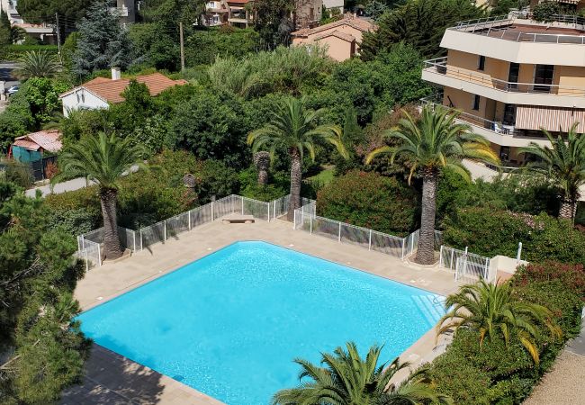 Studio a Fréjus - Fréjus Plage, LA MIOUGRANO, monolocale 25m2, 2 adulti, 2 bambini, a 300 metri dalle spiagge, piscina e balcone