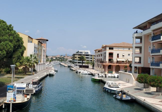 Appartamento a Fréjus - Port-Frejus, Open, 2 camere, 42m2, aria condizionata, balcone vista piscina e giardino, parcheggio Appartamento a Fréjus - Port-Frejus, Open, 2 camere, 42m2, aria condizionata, balcone vista piscina e giardino, parcheggio