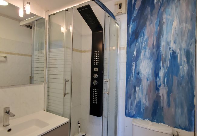 Appartamento a Fréjus - Port-Frejus, Open, 2 camere, 42m2, aria condizionata, balcone vista piscina e giardino, parcheggio Appartamento a Fréjus - Port-Frejus, Open, 2 camere, 42m2, aria condizionata, balcone vista piscina e giardino, parcheggio