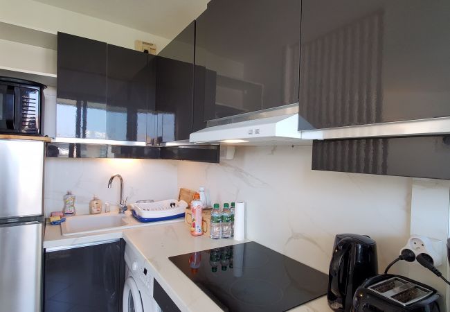 Appartamento a Fréjus - Port-Frejus, Open, 2 camere, 42m2, aria condizionata, balcone vista piscina e giardino, parcheggio Appartamento a Fréjus - Port-Frejus, Open, 2 camere, 42m2, aria condizionata, balcone vista piscina e giardino, parcheggio