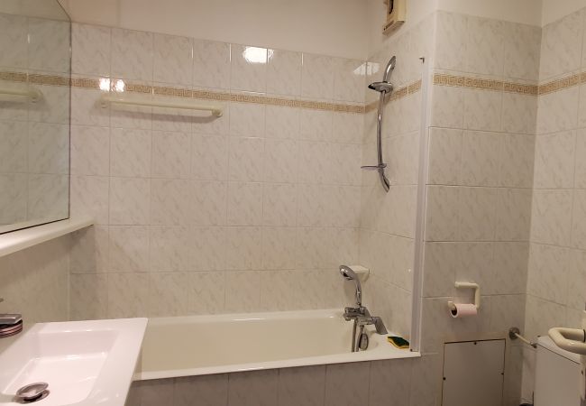 Appartamento a Fréjus - Port-Frejus, Open, 2 camere, 42m2, aria condizionata, balcone vista piscina e giardino, parcheggio Appartamento a Fréjus - Port-Frejus, Open, 2 camere, 42m2, aria condizionata, balcone vista piscina e giardino, parcheggio