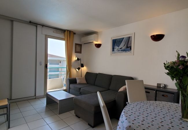 Appartamento a Fréjus - Port-Frejus, Open, 2 camere, 42m2, aria condizionata, balcone vista piscina e giardino, parcheggio