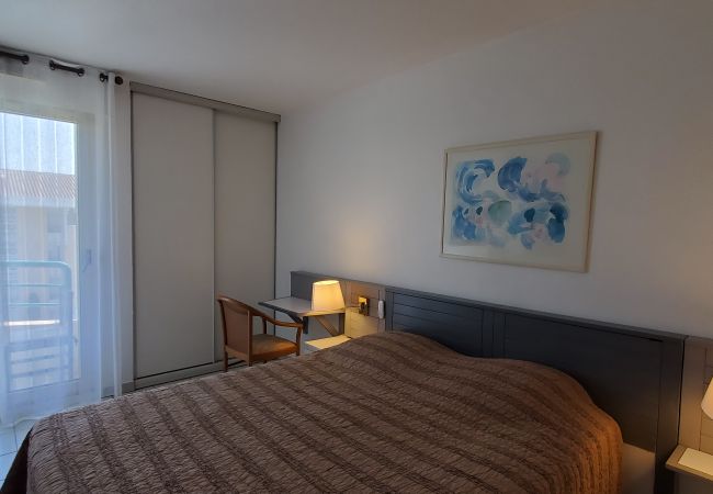 Appartamento a Fréjus - Port-Frejus, Open, 2 camere, 42m2, aria condizionata, balcone vista piscina e giardino, parcheggio Appartamento a Fréjus - Port-Frejus, Open, 2 camere, 42m2, aria condizionata, balcone vista piscina e giardino, parcheggio