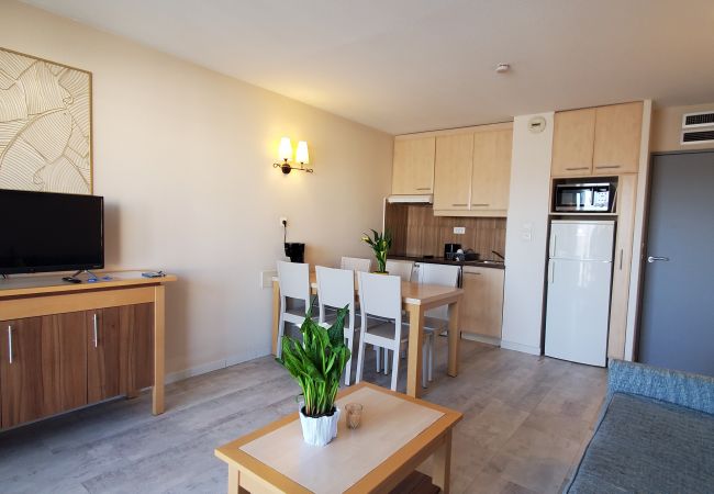 Appartamento a Fréjus - Vista incredibile su Port-Fréjus, Cap Hermès, 2/3 camere, capacità 5/6 persone, piscina, bellissimo balcone, parcheggio e aria condizionata per un piacevole soggiorno al sole e relax Appartamento a Fréjus - Vista incredibile su Port-Fréjus, Cap Hermès, 2/3 camere, capacità 5/6 persone, piscina, bellissimo balcone, parcheggio e aria condizionata per un piacevole soggiorno al sole e relax