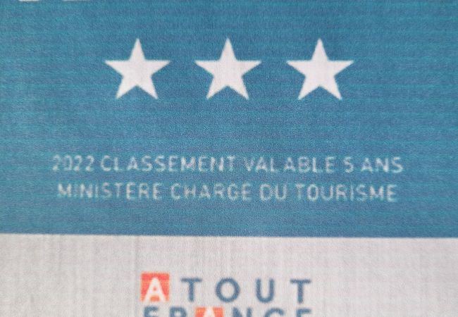 Appartamento a Fréjus - Port-Fréjus, Cesaree Borghèse, 2/3 locali 52m2, 4 posti letto, piscina, aria condizionata, parcheggio, accesso vicino alla spiaggia, ampio balcone per un piacevole soggiorno al sole, relax e svago