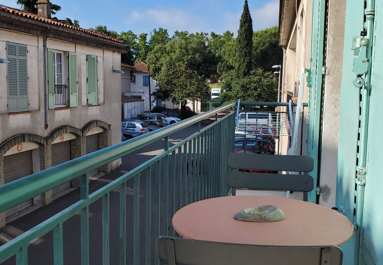 Appartamento a Fréjus - Fréjus, Les Arênes, T2 climatizzato, 4 persone, vicino al centro e ai trasporti