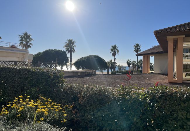 Appartamento a Fréjus - Residence Cap Hermès, T2/3, 40m2, 4-5 persone, ampia terrazza vista mare, aria condizionata, parcheggio privato, piscina Appartamento a Fréjus - Residence Cap Hermès, T2/3, 40m2, 4-5 persone, ampia terrazza vista mare, aria condizionata, parcheggio privato, piscina