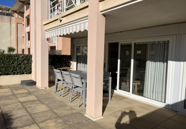 Appartamento a Fréjus - Residence Cap Hermès, T2/3, 40m2, 4-5 persone, ampia terrazza vista mare, aria condizionata, parcheggio privato, piscina Appartamento a Fréjus - Residence Cap Hermès, T2/3, 40m2, 4-5 persone, ampia terrazza vista mare, aria condizionata, parcheggio privato, piscina