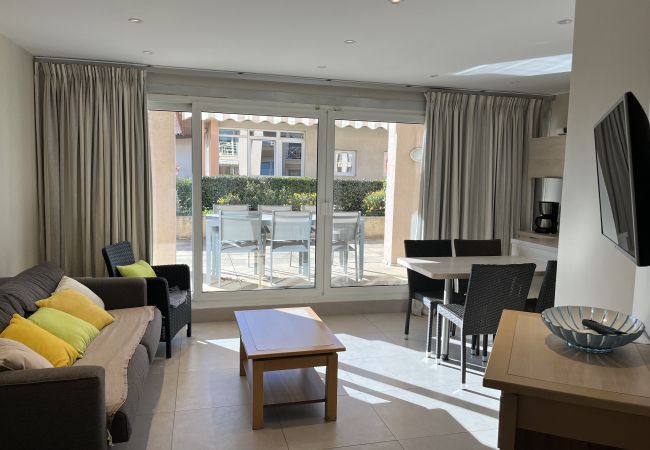 Appartamento a Fréjus - Residence Cap Hermès, T2/3, 40m2, 4-5 persone, ampia terrazza vista mare, aria condizionata, parcheggio privato, piscina Appartamento a Fréjus - Residence Cap Hermès, T2/3, 40m2, 4-5 persone, ampia terrazza vista mare, aria condizionata, parcheggio privato, piscina