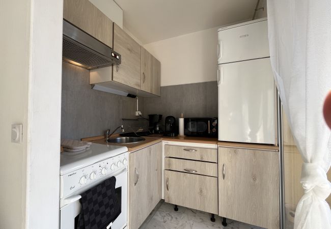 Studio a Fréjus - Fréjus Plage, monolocale 30m2, 4 persone, aria condizionata, wifi ad alta velocità, parcheggio privato, balcone Studio a Fréjus - Fréjus Plage, monolocale 30m2, 4 persone, aria condizionata, wifi ad alta velocità, parcheggio privato, balcone