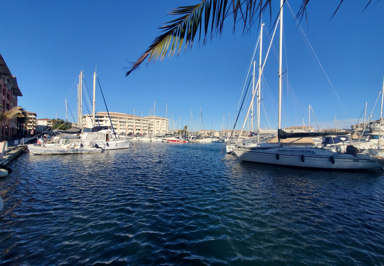 Appartamento a Fréjus - Cap Hermès -  Spazioso appartamento per 6 persone con vista eccezionale sul porto e sul mare a Port Fréjus