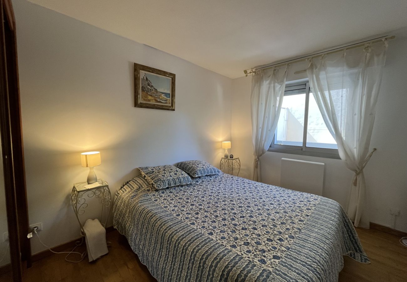 Appartamento a Saint Raphael - Saint-Raphael, vicino alla stazione TGV, negozi, Vieux-Port e spiaggia, grande T2 50m2, 4 persone, molto ben attrezzata e parcheggio
