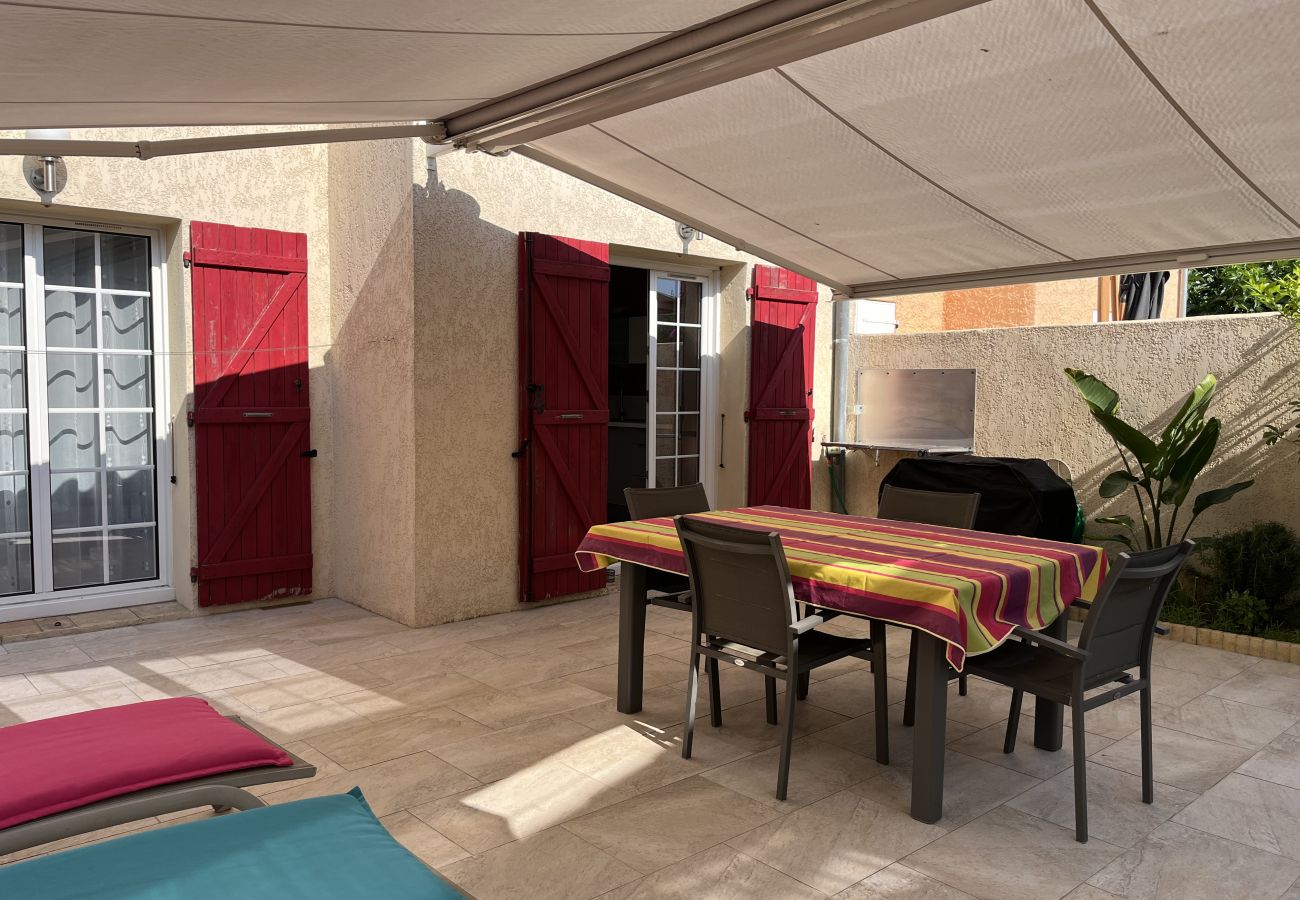 Villa a Fréjus - Fréjus a meno di 3 km dalle spiagge, Casa per 6 persone, 3 camere da letto, aria condizionata, wifi, parcheggio