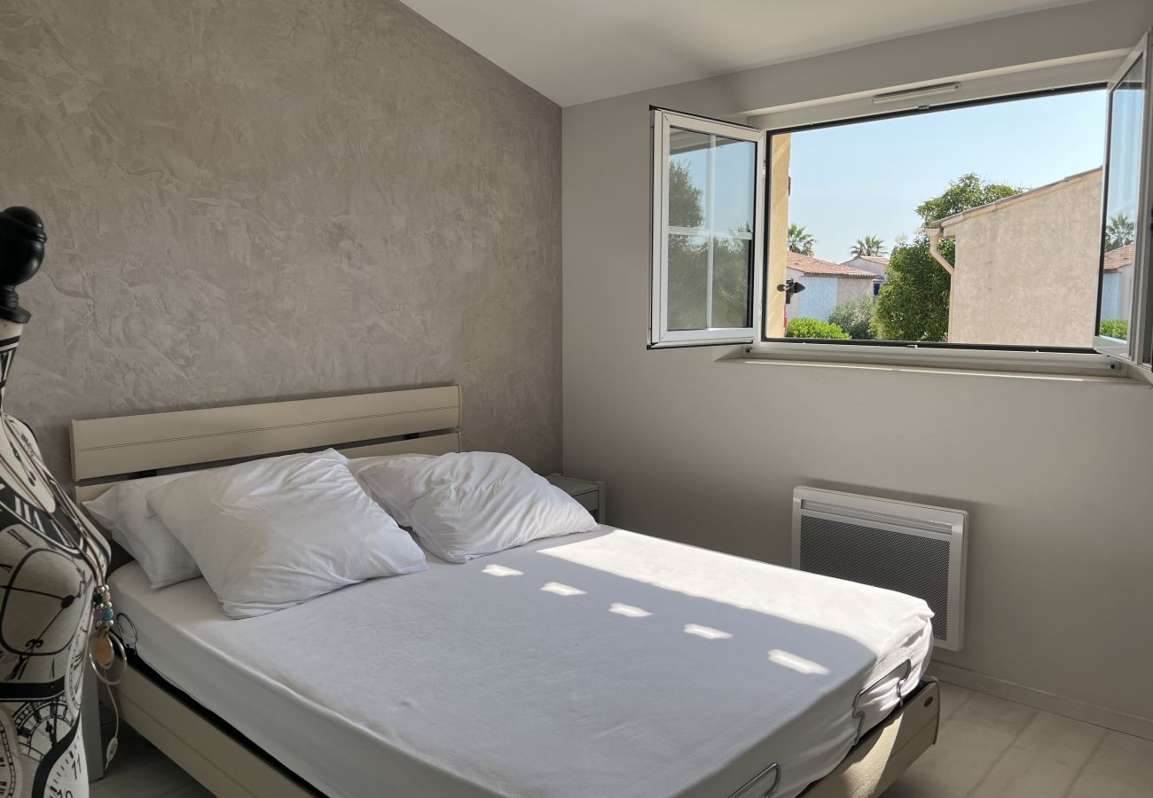 Villa a Fréjus - Fréjus a meno di 3 km dalle spiagge, Casa per 6 persone, 3 camere da letto, aria condizionata, wifi, parcheggio